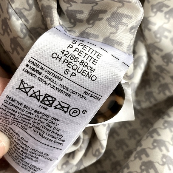 Banana Republic Water-Resistant Classic Trench Coat with Elephant Print Lining - Picture 5 of 5